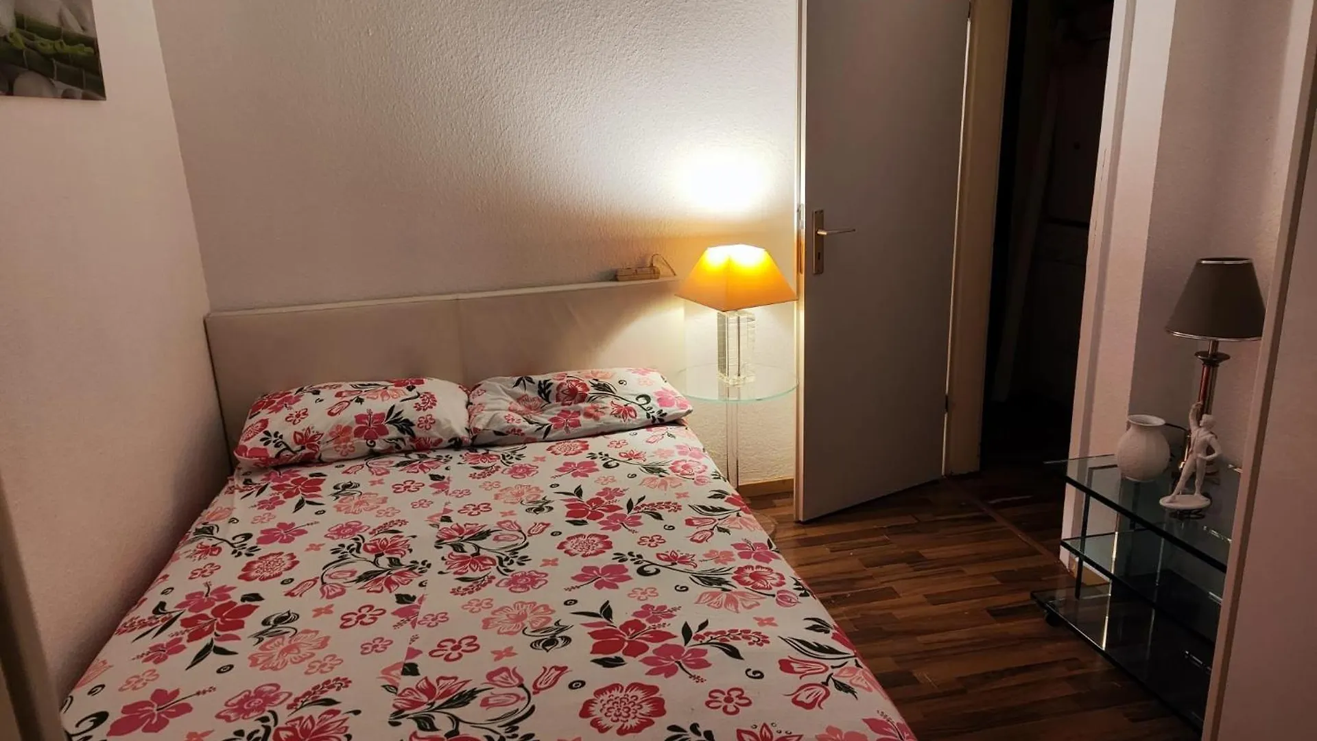 Altstadt Zimmer Dusseldorf 0*,  Germany